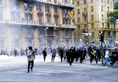 Carica della polizia a Corso Torino